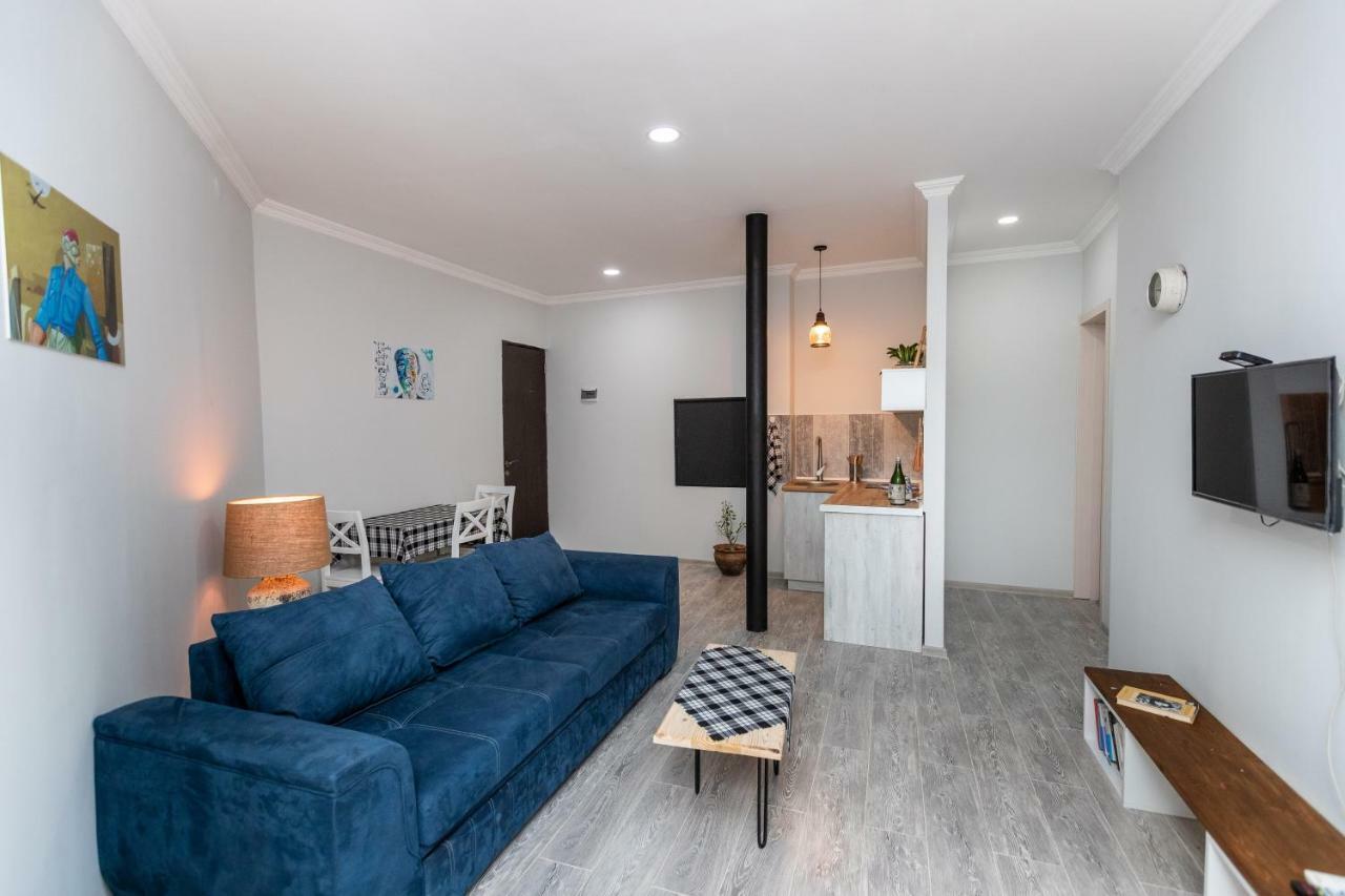 Giorgi'S Apartment تبليسي المظهر الخارجي الصورة