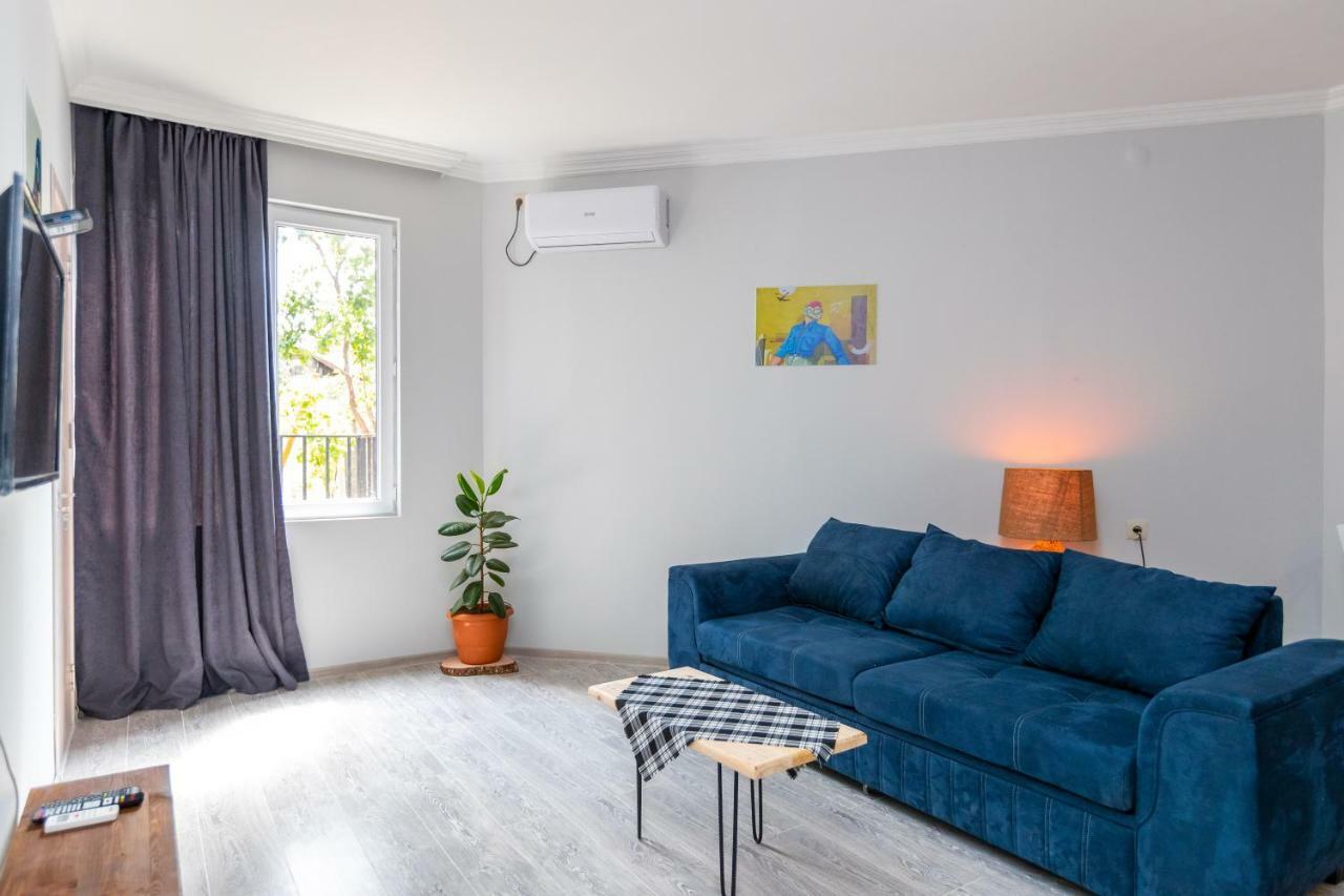 Giorgi'S Apartment تبليسي المظهر الخارجي الصورة