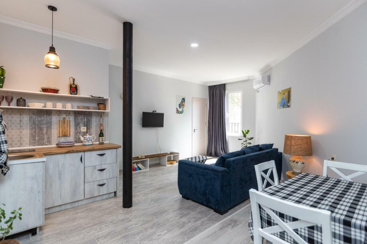 Giorgi'S Apartment تبليسي المظهر الخارجي الصورة