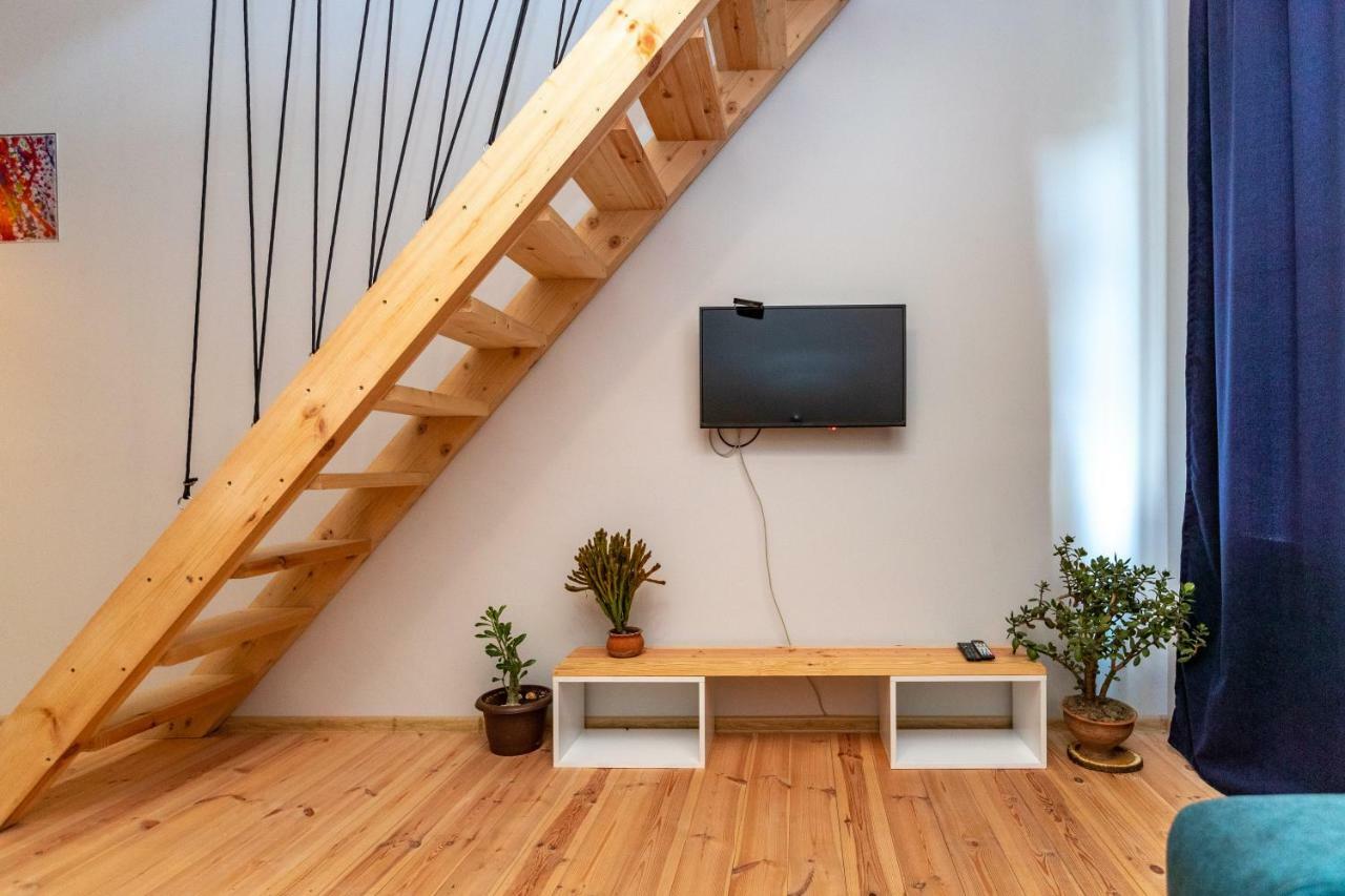 Giorgi'S Apartment تبليسي المظهر الخارجي الصورة