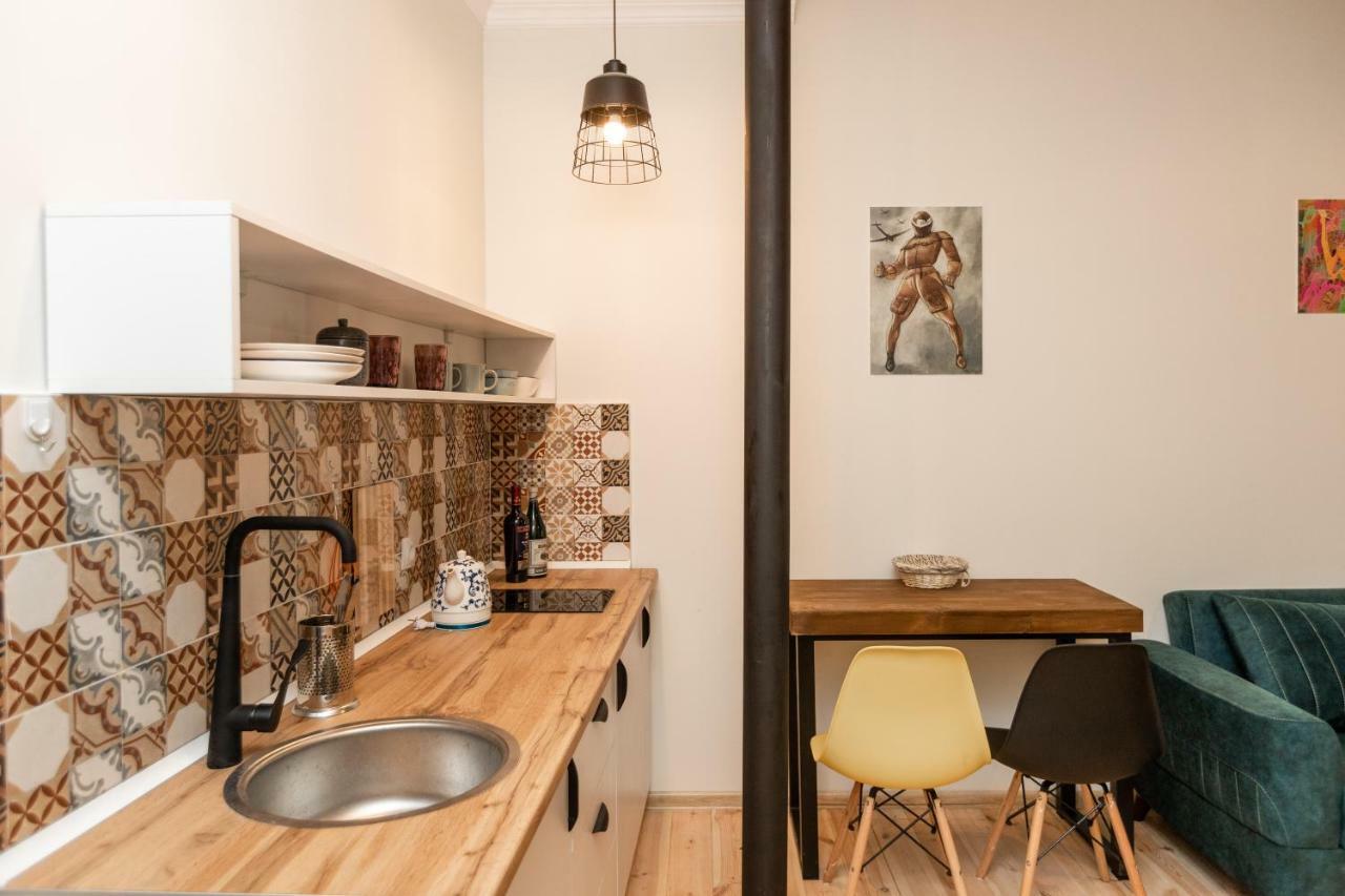 Giorgi'S Apartment تبليسي المظهر الخارجي الصورة