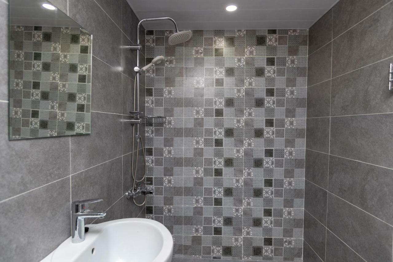 Giorgi'S Apartment تبليسي المظهر الخارجي الصورة