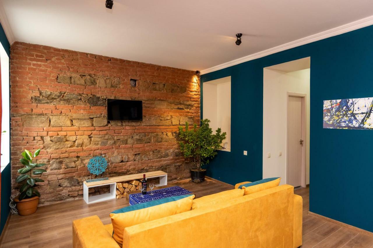 Giorgi'S Apartment تبليسي المظهر الخارجي الصورة