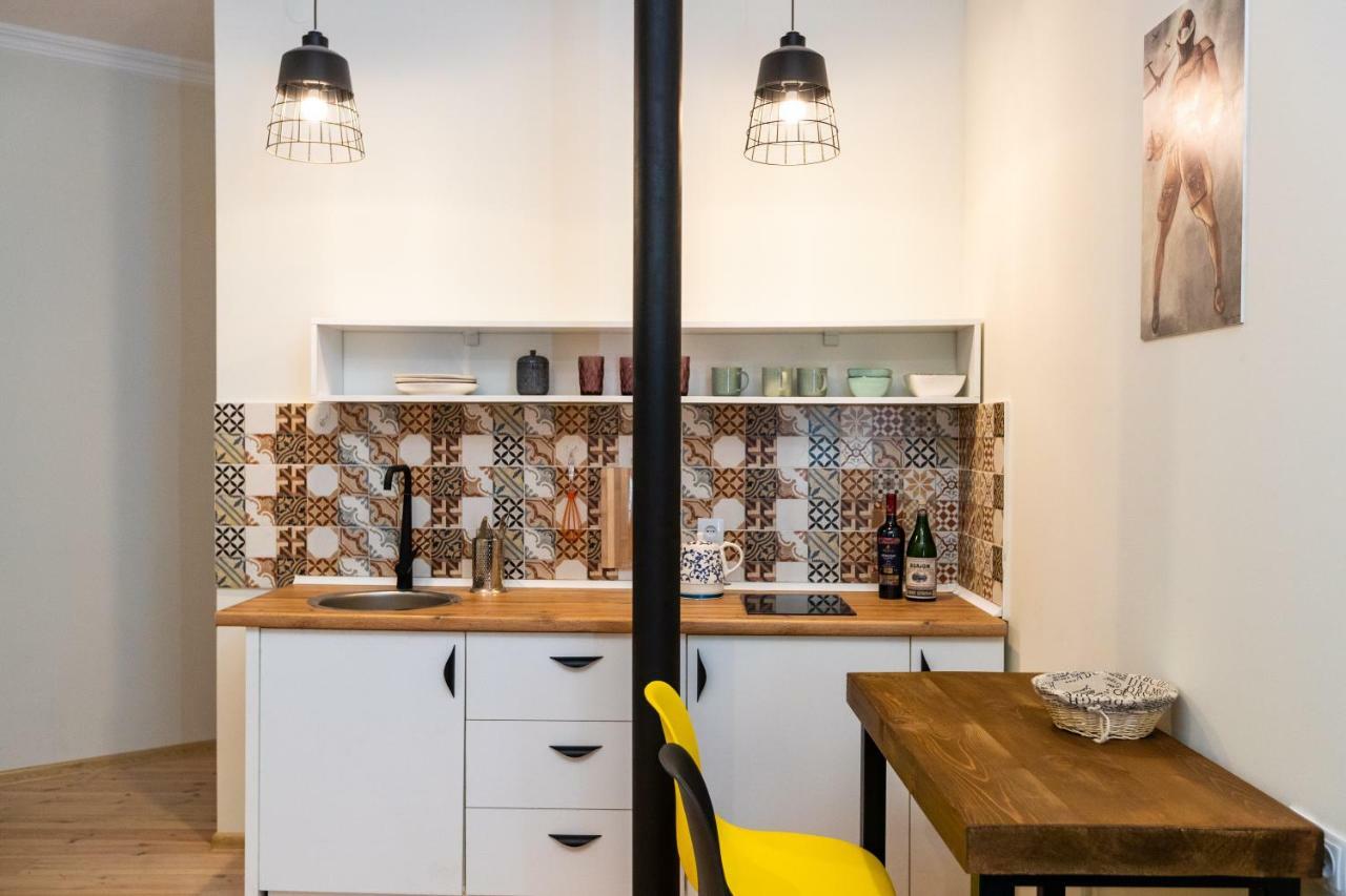 Giorgi'S Apartment تبليسي المظهر الخارجي الصورة